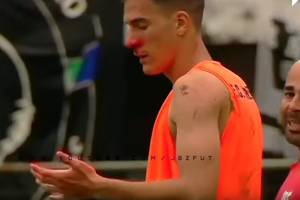 MORTAL KOMBAT! KRV LIPTALA NA SVE STRANE! Fudbaler iz Brazila poludeo i krvnički prebio skupljača lopti! (VIDEO)