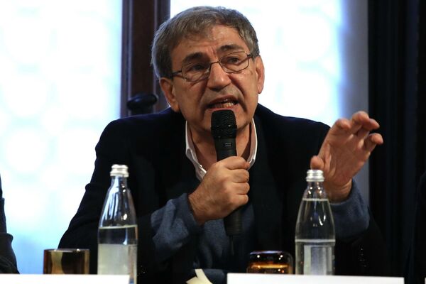 Šta je sledeće, Sarajevo šalje device iz Zavidovića u sultanov harem? U BiH povukli priznanje Orhanu Pamuku zbog Turske!