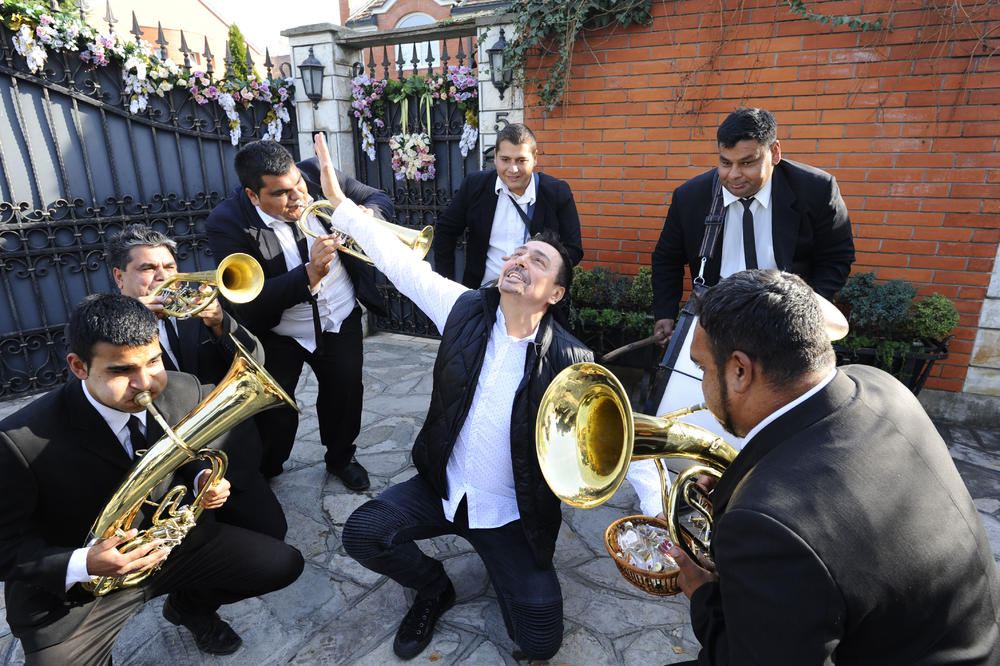 EVO ŠTA ZAPRAVO ZNAČI "BRE GIDI DŽANUM": Ova mantra povezuje Kebu, Koštanu i SVAHILI PLEME Masai, NEVEROVATNO je!