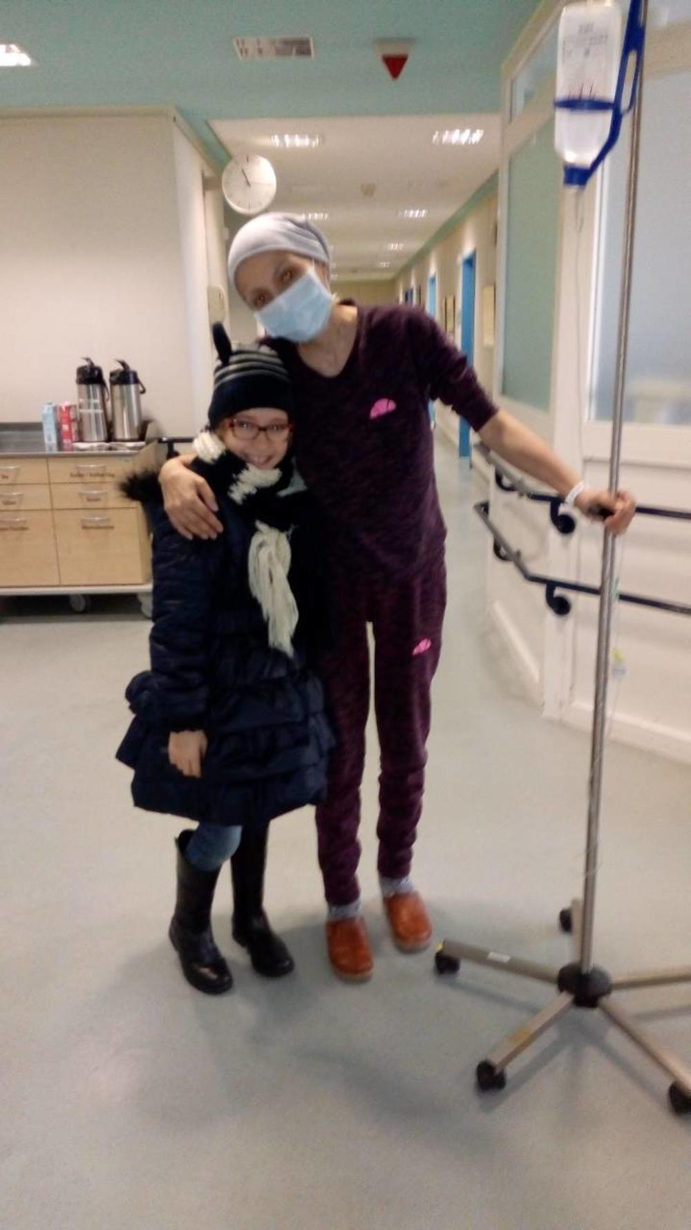 MALA LENA SAMO ŽELI DA JE MAMA OPET UŠUŠKA PRED SPAVANJE