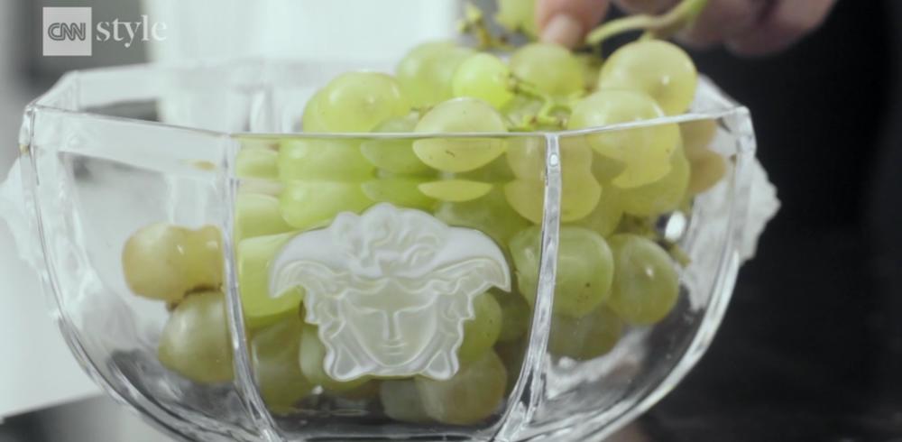 Sve je u znaku Versaćea, pa i posuđe 