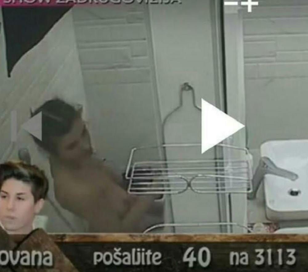 Zaboravila na kamere u kupatilu  