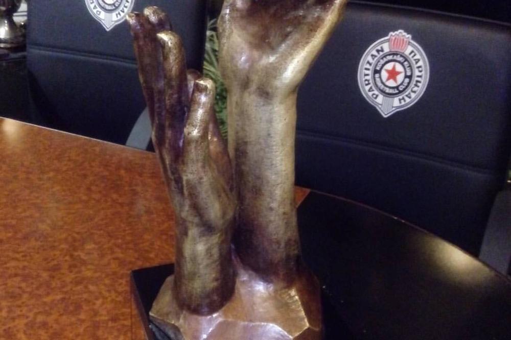 Žućkova levica je popravljena! Ime Crvene zvezde je vraćeno tamo gde pripada! (FOTO)