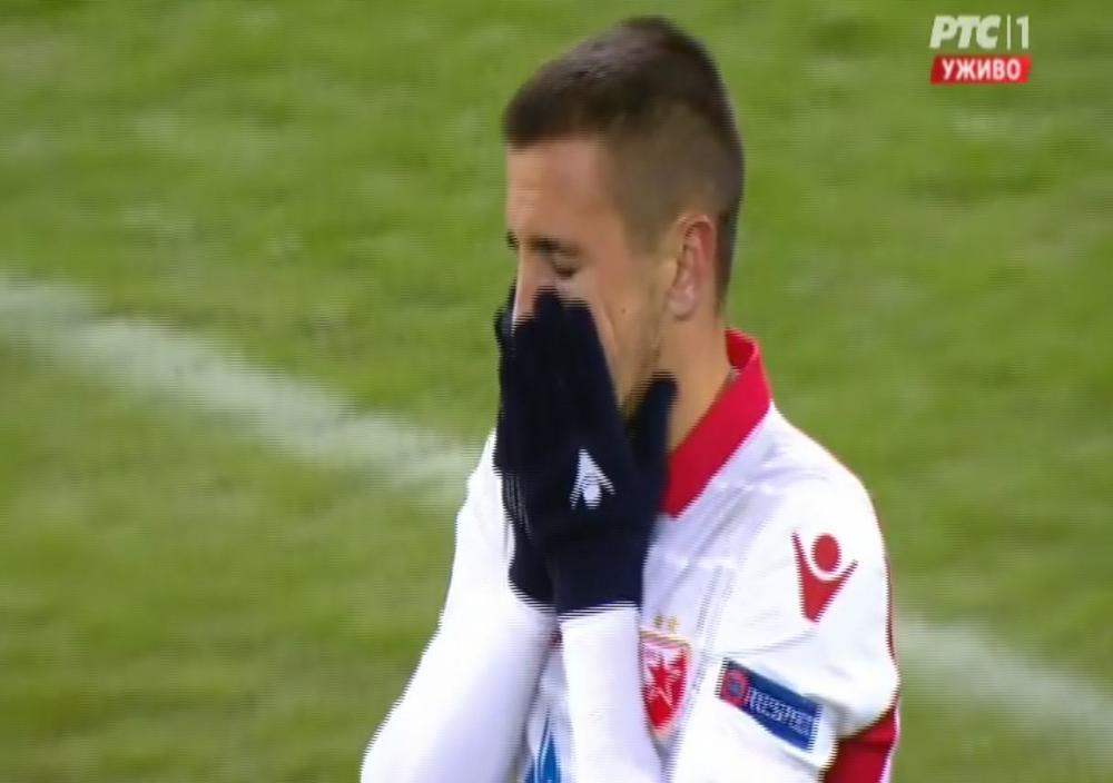 Uplakani Aleksandar Pešić 