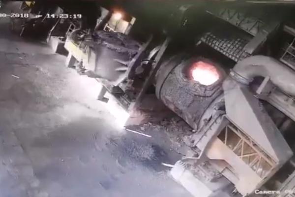 SCENA KAO IZ PAKLA: Izbegao je NAJGORU MOGUĆU SMRT za nekoliko sekundi! (VIDEO)