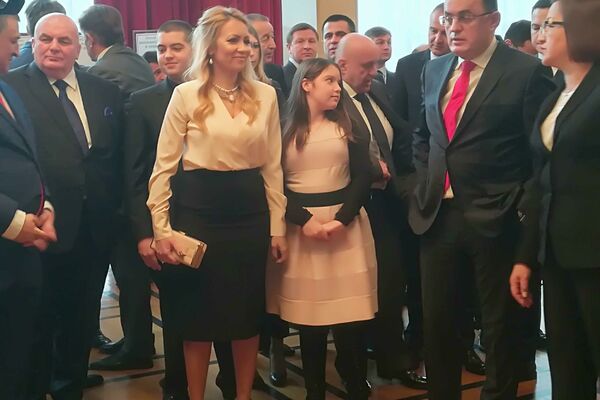 SVEČANOST U AMBASADI: Lavrov uručio orden Ivici Dačiću, tu je i cela porodica! (VIDEO)