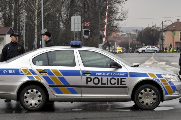 URUŠIO SE PLAFON U OSNOVNOJ ŠKOLI U LONDONU: Povređeno više dece