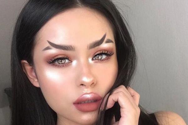 NOVI TREND NA INSTAGRAMU: Devojke su poludele za obrvama RIBLJI REP, a kako se vama čine? (FOTO)