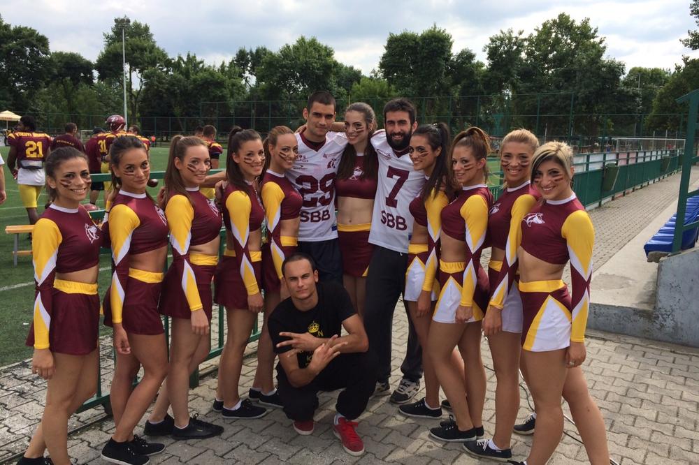 ČIRLIDERSICA NA LISTI ZA IZBORE! Atraktivna ćerka srpske političarke kandidat za gradsku skupštinu! (FOTO)