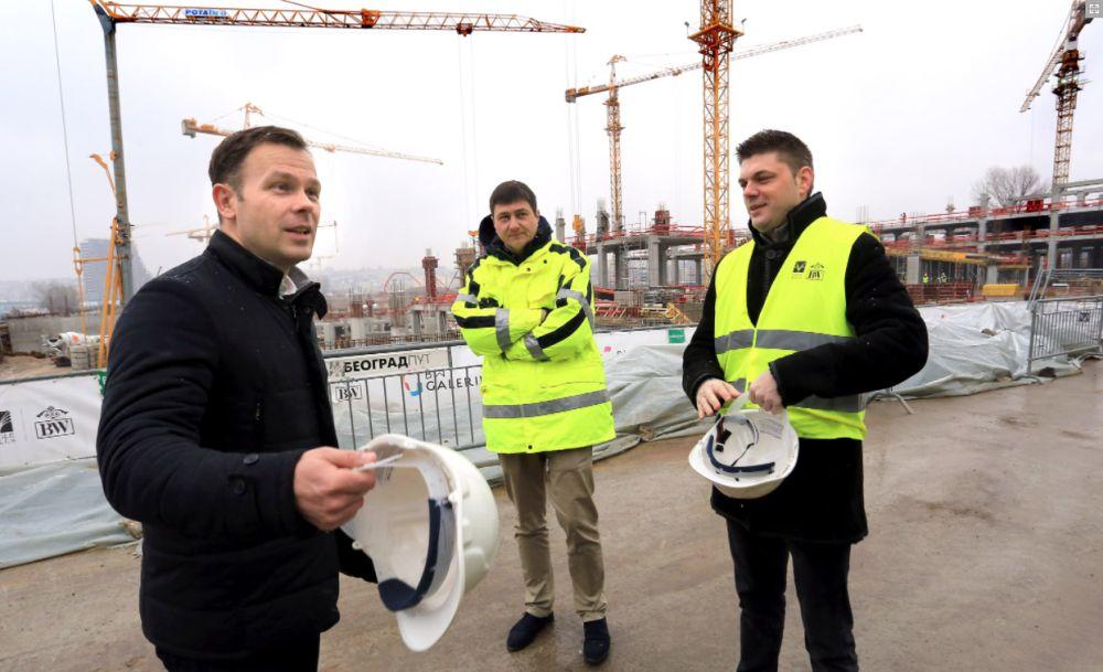 Siniša Mali je pohvalio radnike koji rade u svim vremenskim uslovima