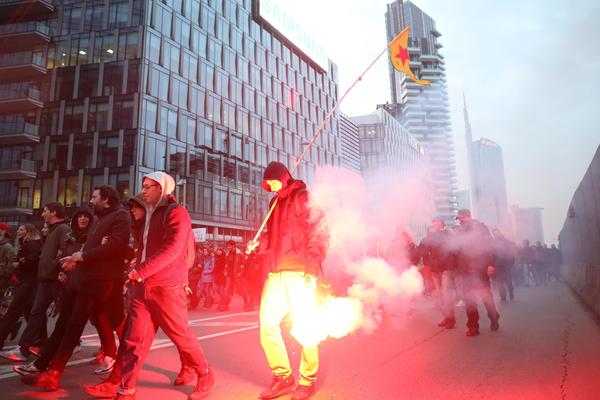SUKOBI U MILANU: Širom Italije predizborni protesti (FOTO)