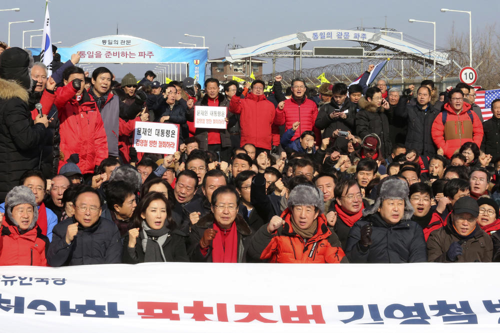 DO JUČE NEMOGUĆE SE DANAS DESILO! Delegacija Severne Koreje stigla u Pjongčang, a uskoro će tamo biti i Ivanka Tramp! (FOTO)