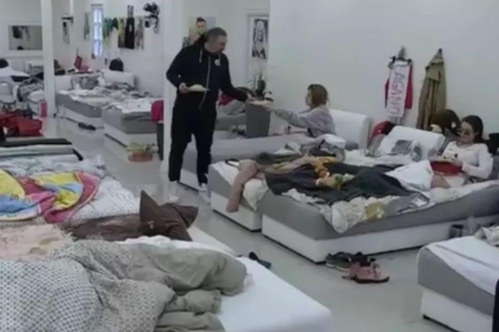 MIKI MUVAO KIJU, I BLIZU JE DA PROĐE: Izgleda da joj je našao SLABU TAČKU! (VIDEO)