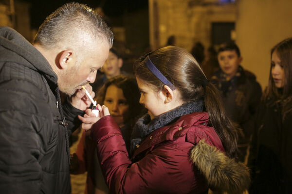 ŠOKANTNA SRPSKA STATISTIKA: Prosečan školarac u Srbiji s 11 godina pije, a s 15 puši, "duva" i ima seks! (FOTO)