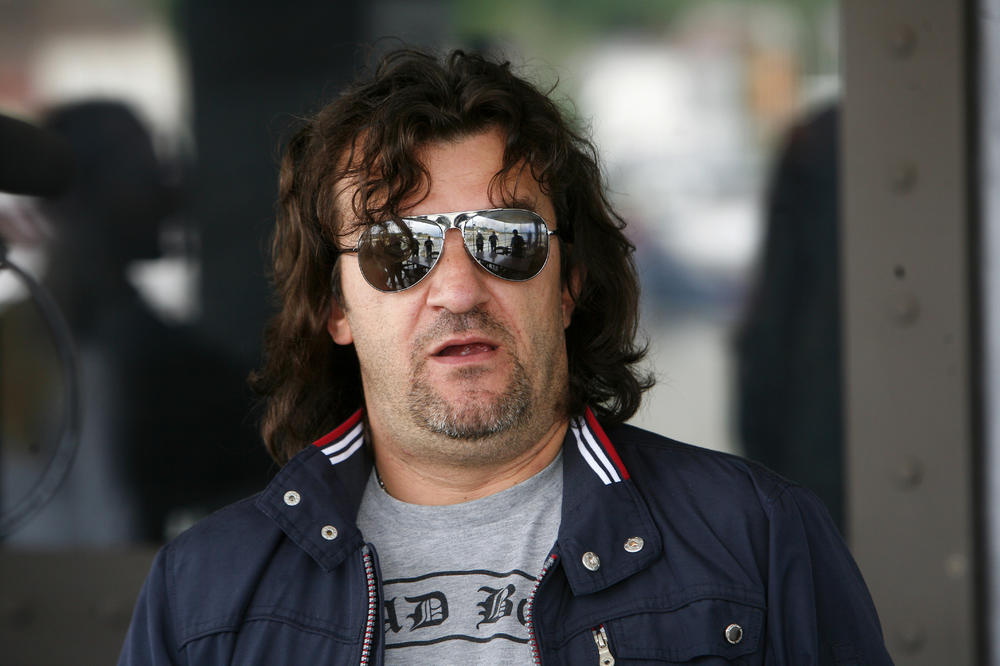 Kako li će pevač reagovati na ovo? Isplivale GOLE FOTOGRAFIJE Lukasove devojke (FOTO)