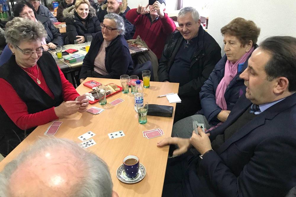 RASIM LJAJIĆ NA DRUŽENJU S PENZIONERIMA U UMČARIMA: SDPS za adekvatno druženje starijih (FOTO)