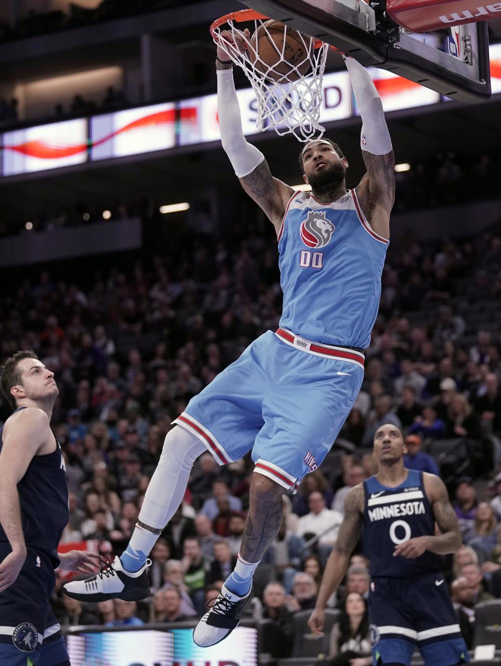 Nemanja Bjelica je pogledom ispratio zakicavanje Vilija Koli-Stajna