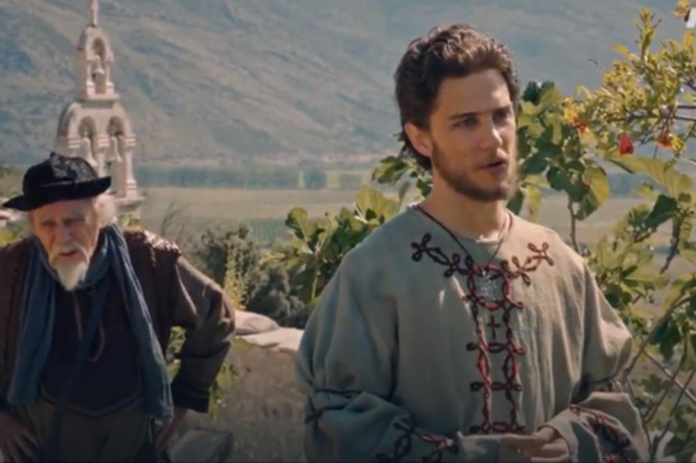 ZBOG NJEGA SU GLEDAOCI NAJVIŠE POBESNELI NA NEMANJIĆE: Glumca koji igra RASTKA devojke obožavaju, a njegova životna priča nije nimalo laka (FOTO)