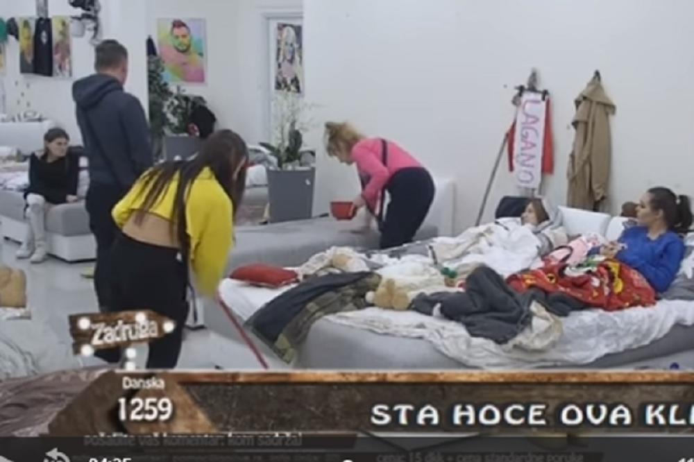Žiža napustila Zadrugu, a unutra ostavila... Prevrnuće vam se želudac kad vidite ŠTA su zadrugari ZATEKLI u njenom krevetu (VIDEO)