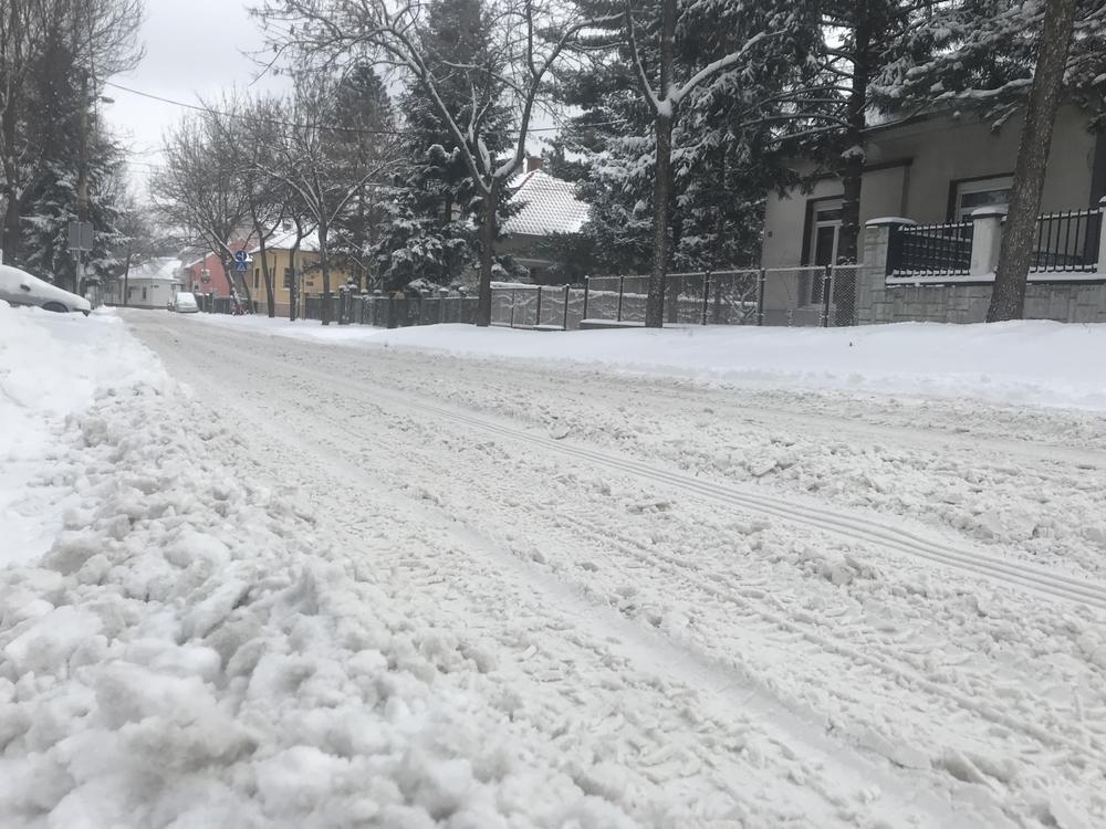 Naslage snega na ulici Zemuna  