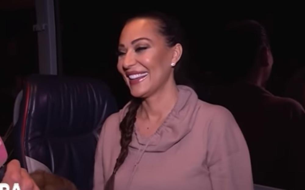 Ističe da to nije prvi put da putuje autobusom  