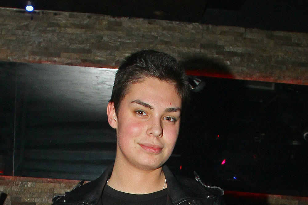 MINA NE MOŽE BEZ MUŠKARCA, ZA NEDELJU DANA SMUVALA TROJICU! Devojko, da nisi ti NIMFOMANKA?