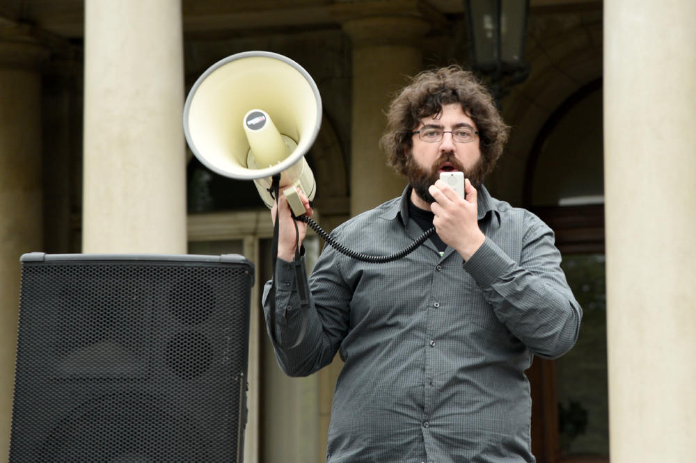 RADOMIR LAZOVIĆ POZVAN NA ODSLUŽENJE KAZNE: U zatvor zbog organizacije protesta