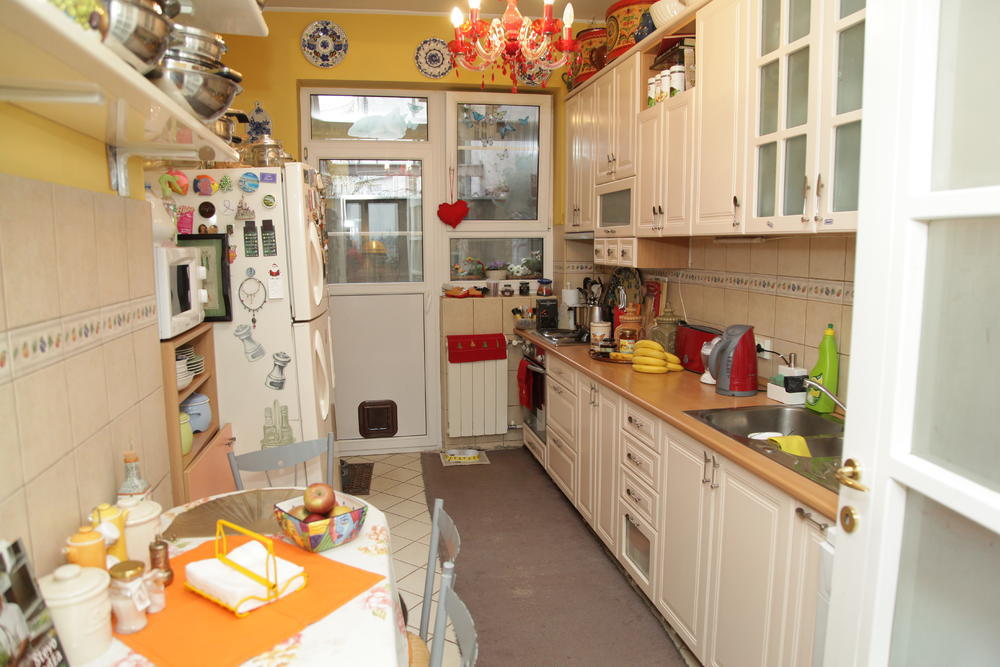 Kuhinja je u veselim bojama  