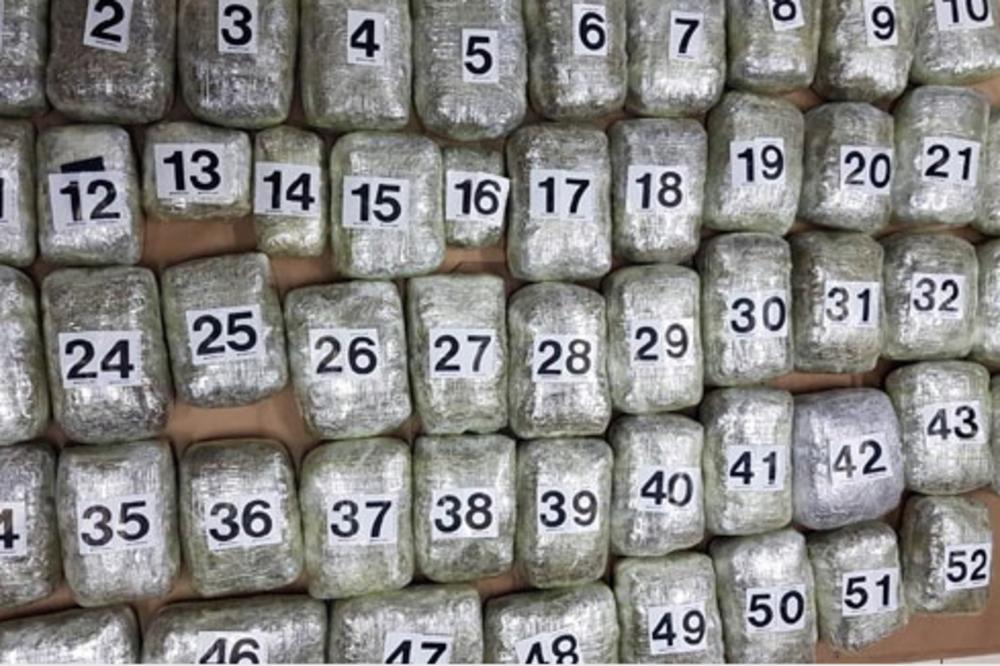 OVO NEMA NI U ZADRUZI: Pop i veroučitelj uhapšeni s 27 kg droge, OVAJ DRUGI BIO OBUČEN KAO ŽENA!