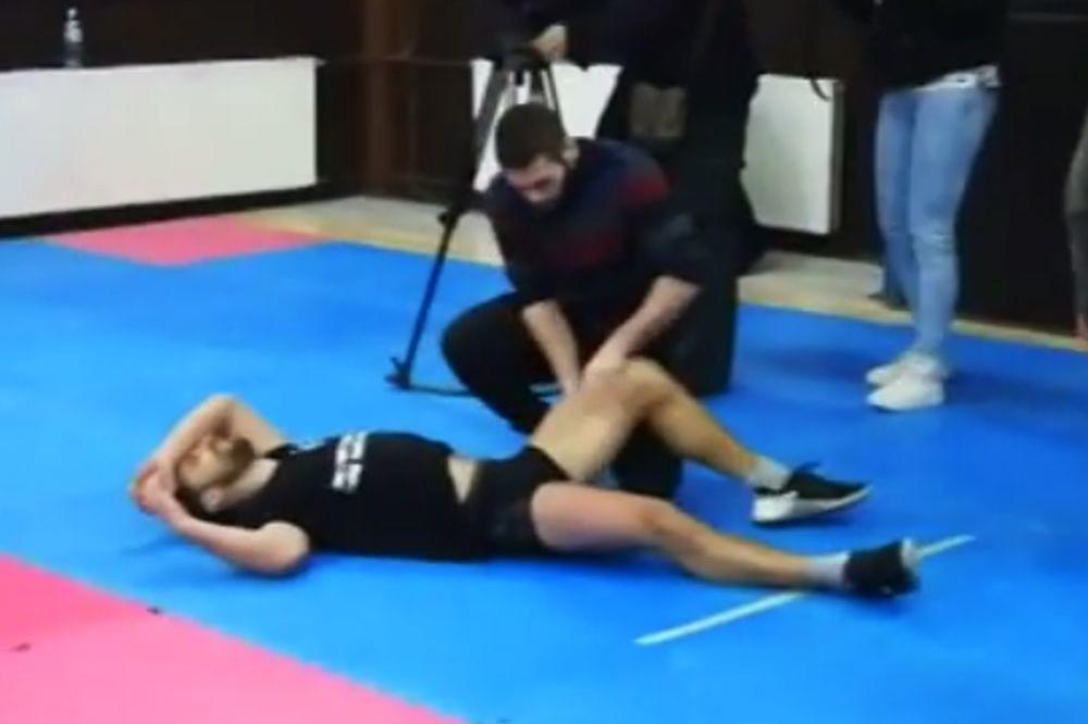 SRBIN OBORIO GINISOV REKORD: Vežbu specijalno napravljenu za američke marince ponovio više od 4500 puta! Noge su mu otkazivale, ali nije odustao! (VIDEO)