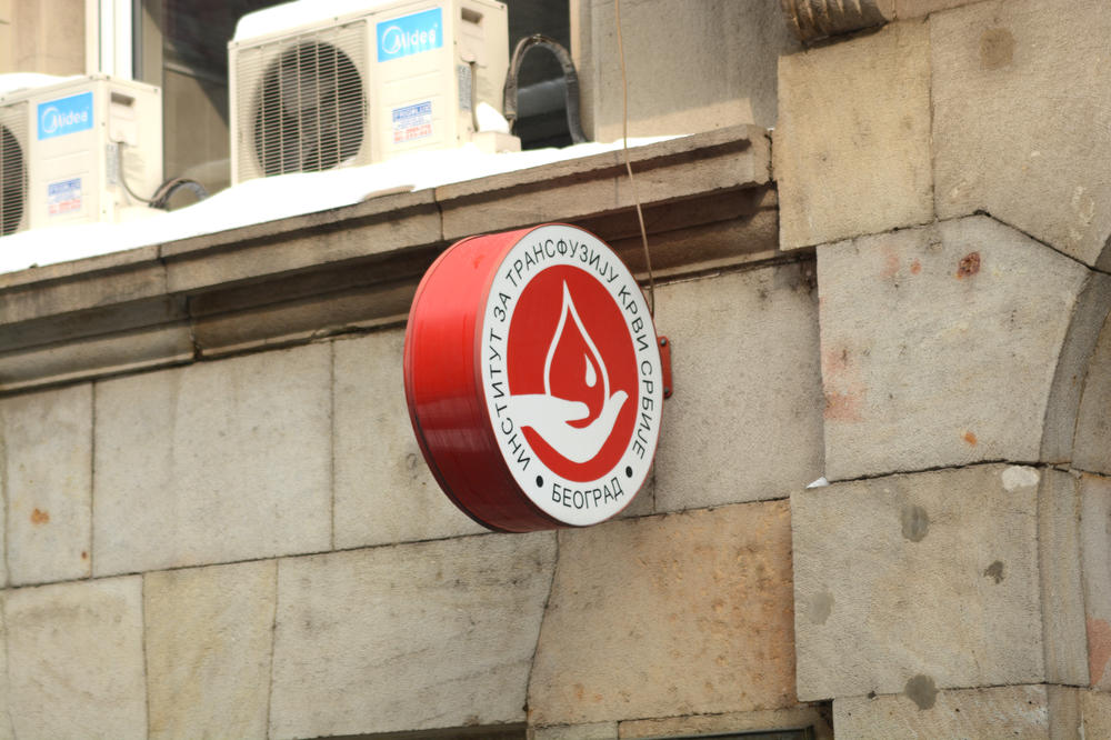 HITNO POTREBNE KRVNE GRUPE A I 0 NEGATIVNA! Na ovim mestima dobrovoljno možete dati KRV!