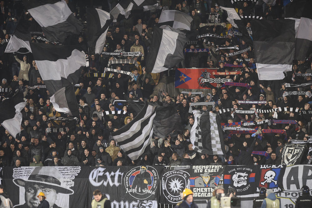 HOROR NA KARABURMI! Bačena bomba na kuću navijača Partizana!