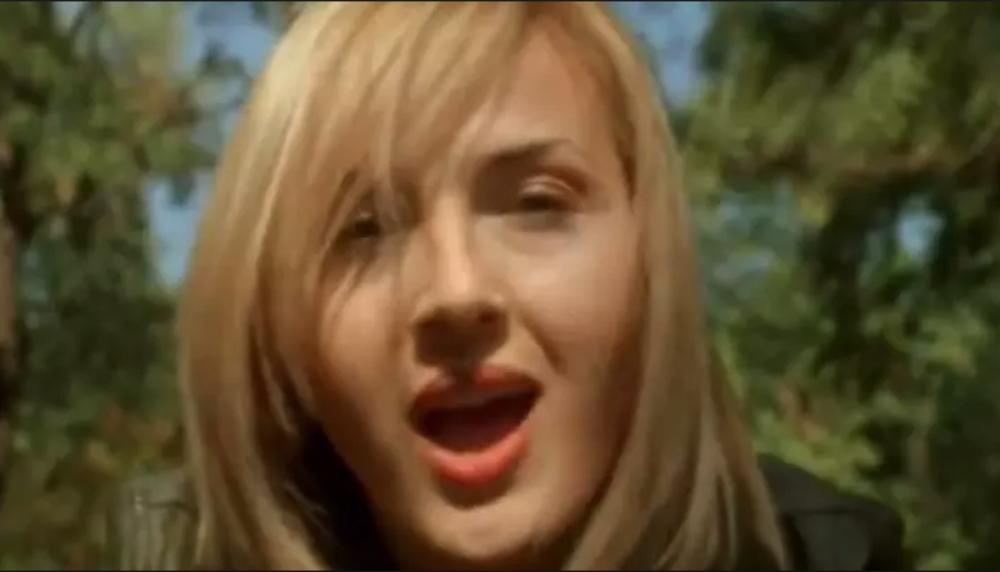 Nekada nežna plavuša  