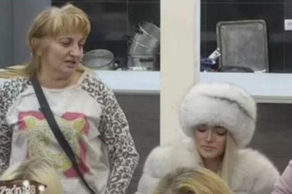 PREŽIVELA JE PAKAO SA 18 GODINA: Teodorina majka priznala da je bila SILOVANA, tako je i izgubila nevinost! (VIDEO)