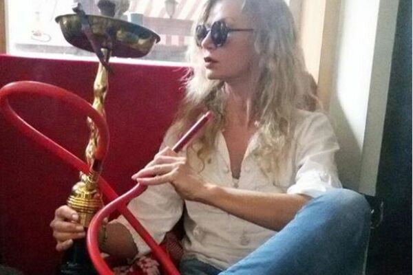 TAJNA NAJOPASNIJE ŽENE IZ UBICA MOG OCA: Ko je misteriozna plavuša koja se krije iza uloge krvožedne inspektorke? (FOTO)