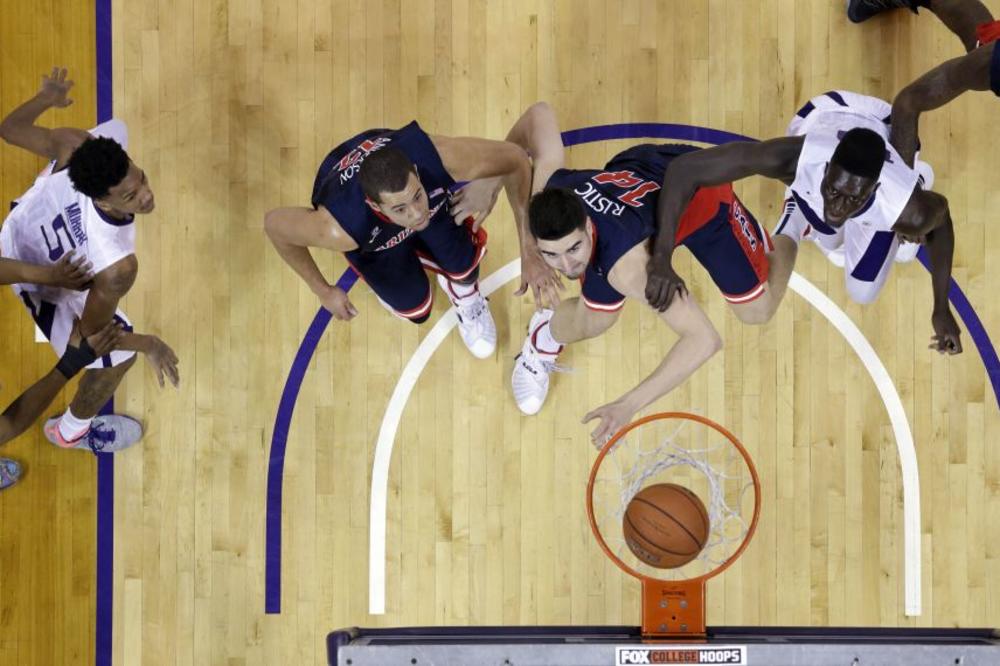 AMERIKA SE KLANJA SRBINU: Bivši igrač Zvezde oborio rekord u NCAA ligi! (VIDEO)