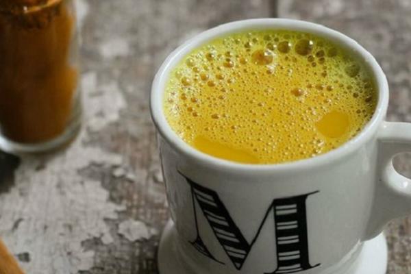 NAPITAK OD KOJEG ĆETE PRODISATI: Čisti nagomilani šlajm iz pluća i grla NA POTPUNO PRIRODAN NAČIN! (RECEPT)