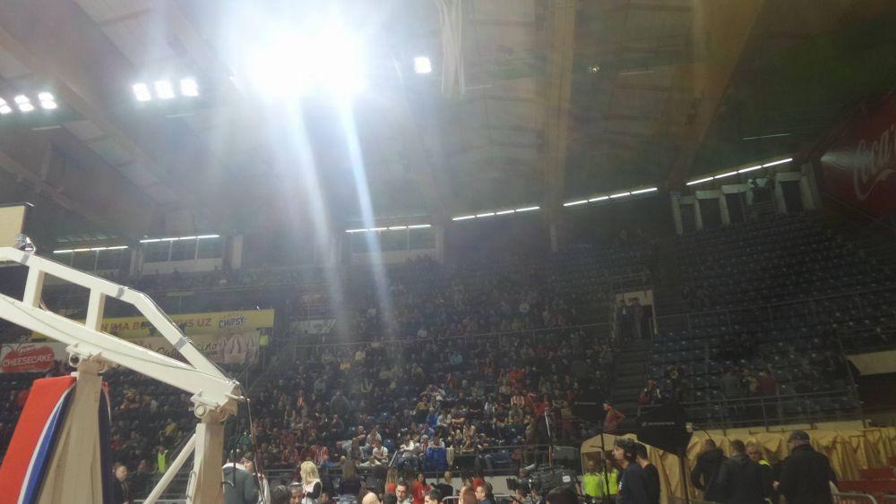 Poluprazne tribine pred meč Crvena zvezda - Unikaha