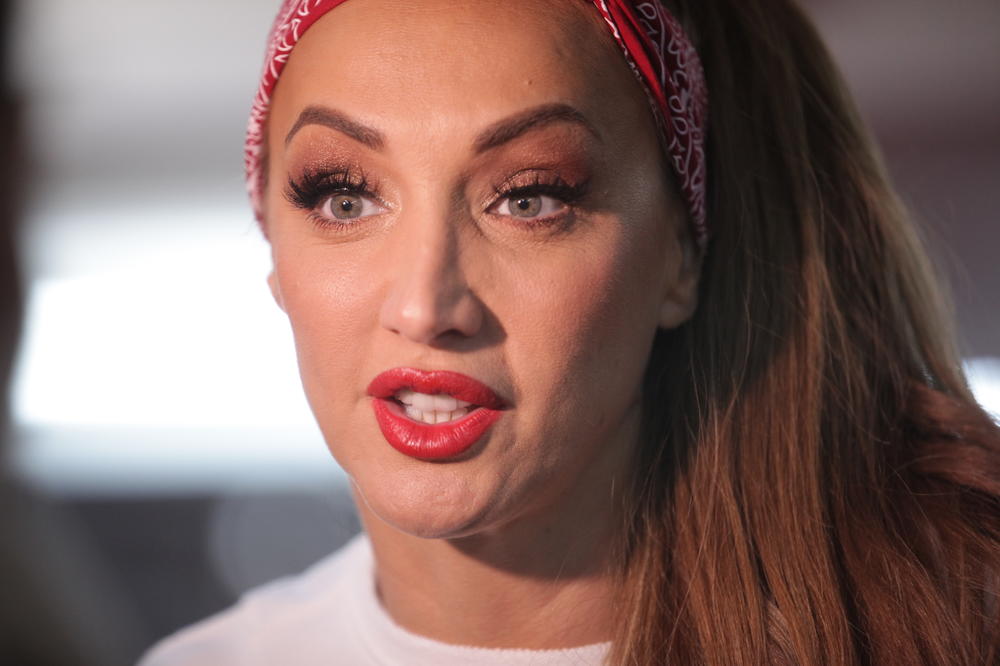 OVO SAMO GOGA MOŽE! PEVAČICA NAPRAVILA VEČE ZA PAMĆENJE: Ljudi u TRANSU, veče za pamćenje