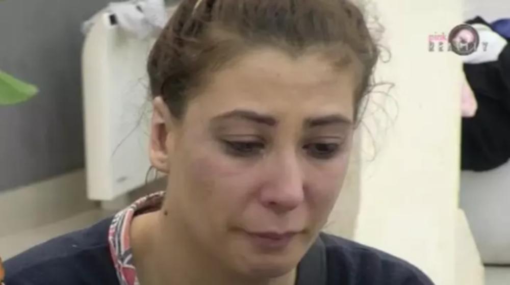 Ovoga puta se rasplakala zbog svoje majke  