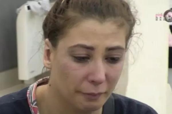 NADEŽDA IMALA POTRES MOZGA?! Nakon Krunićkinih BRUTALNIH UDARACA, stanje joj se pogoršalo, napustila Zadrugu!