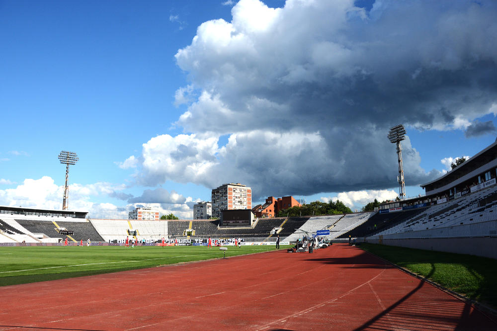 Prazan stadion u Humskoj 