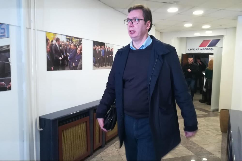 ESPRESO U ŠTABU SNS: VUČIĆ SE OBRATIO I PORUČIO OVO, a onda je STIGAO ŠAMPANJAC!(FOTO)