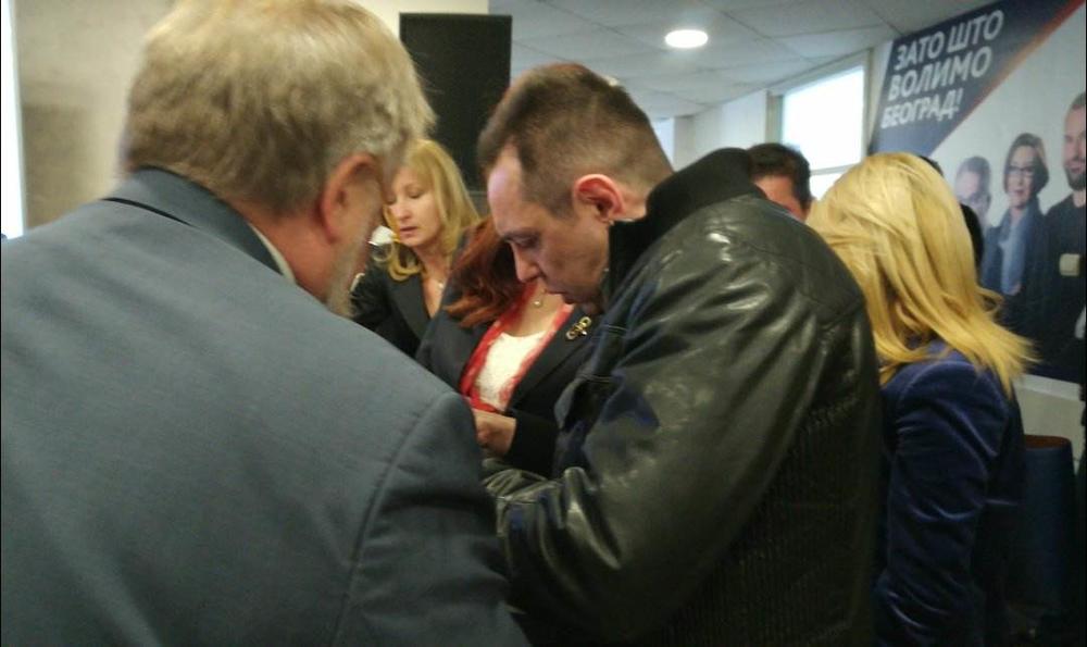 Vulin stigao u sns štab  