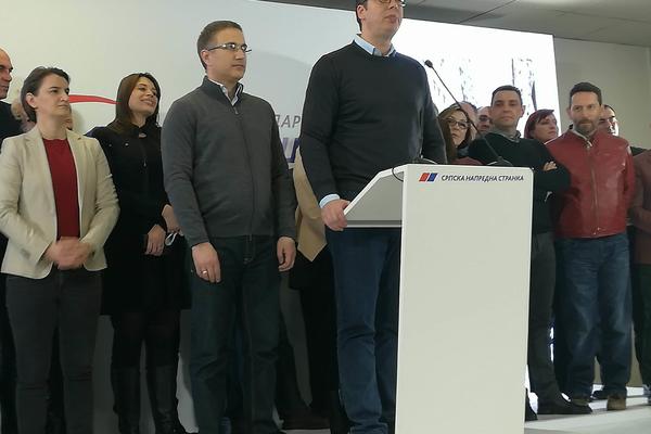 UBEDLJIVA POBEDA NAPREDNJAKA U SEVOJNU, BORU I ARANĐELOVCU: Svuda oko 60 odsto glasova!