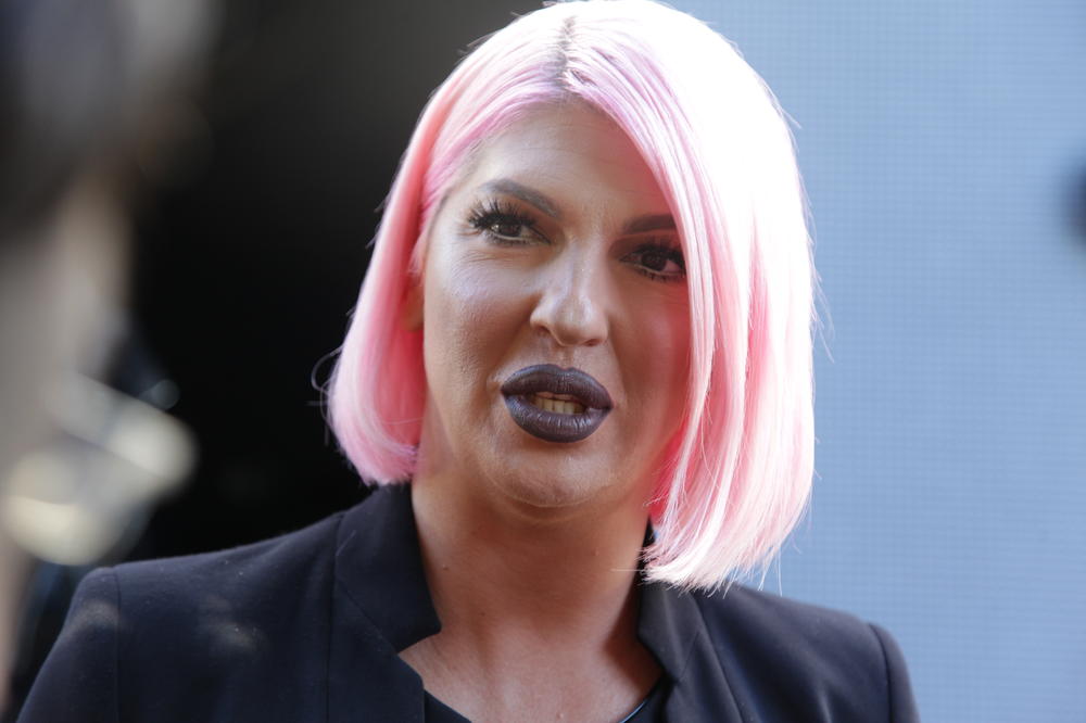 ŠTA JE VIŠE S TOBOM, ŽENO? Jelena Karleuša se iživljava nad kućnom pomoćnicom?