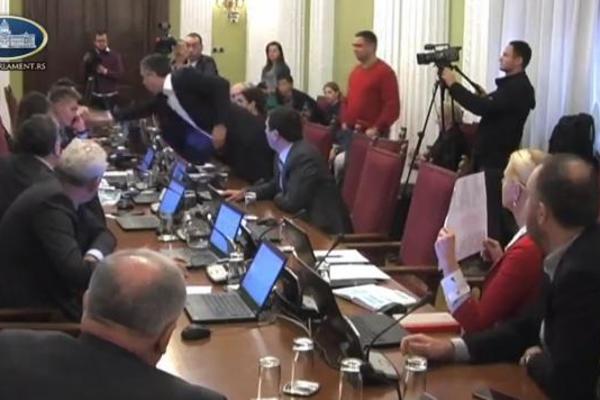 SLUČAJ GAĐANJA MIŠEM DOBIO EPILOG: Odbačena tužba Martinovića protiv Boška Obradovića!