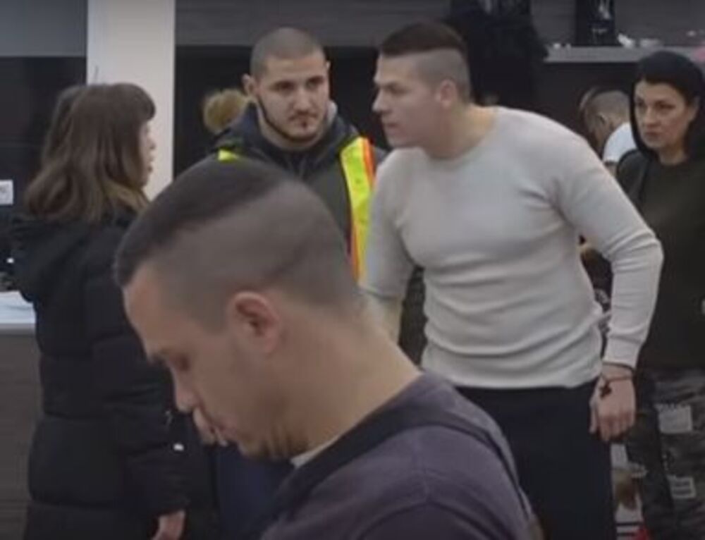 Jedva se suzdržao da je ne udari  