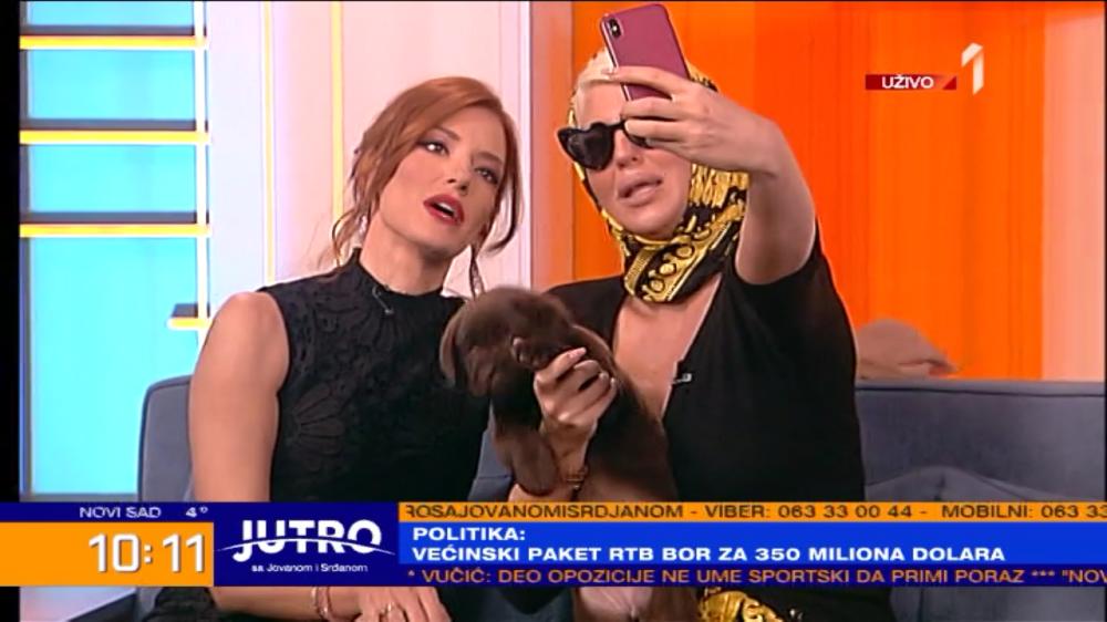 Jovana i Jelena su napravile i zajednički selfi  
