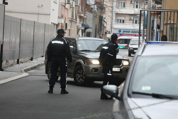 Zapošljavaće se preko veze, ugrožavaće nam privatnost, upadaće u kuće i rušiće vez odgovornosti! Reforma policije doneta NA ŠTETU GRAĐANA?